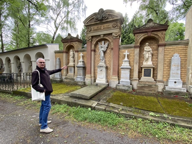 Po stopách příběhů za hřbitovní zdí: Funerální turistika na Vysočině