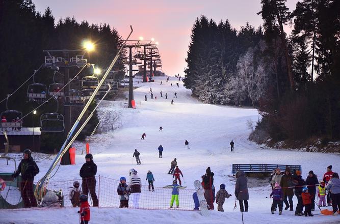 Zima na Vysočině – hurá na lyže i brusle!