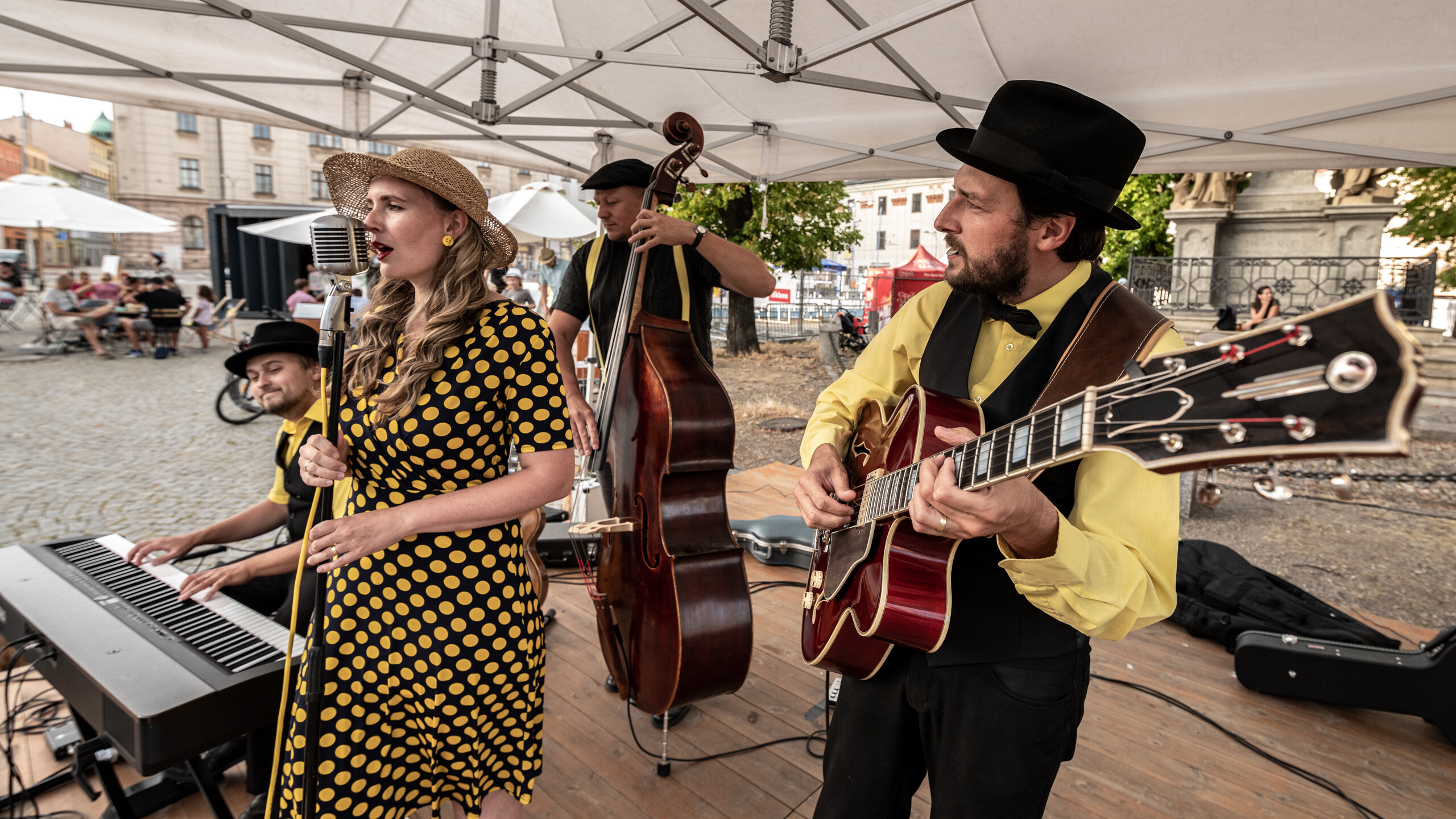 Hudební čaje o&nbsp;páté – Bee Band
